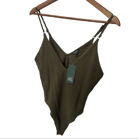 WILD FABLE NWT OLIVE GREEN TEXTURED V-NECK SNAP BUTTON BODYSUIT SIZE LARGE - Picture 6 of 13